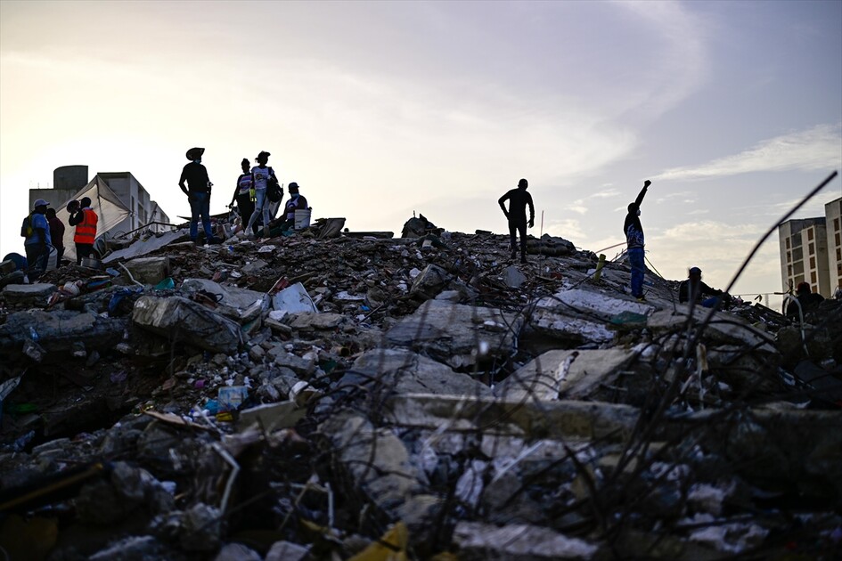 Venezuela'daki depremlerde enkaz yığınına dönen mahalleler felaketin dehşetini gözler önüne seriyor