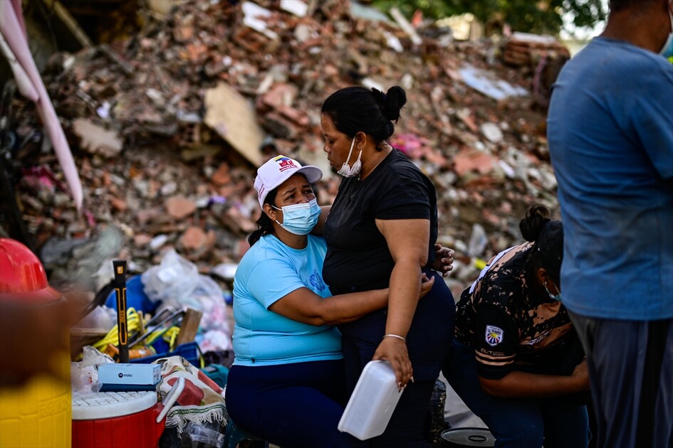 Venezuela'daki depremlerde enkaz yığınına dönen mahalleler felaketin dehşetini gözler önüne seriyor
