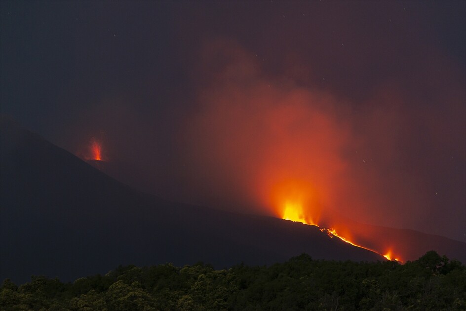 Etna Yanardağı'nda Volkanik Hareketlilik Devam Ediyor