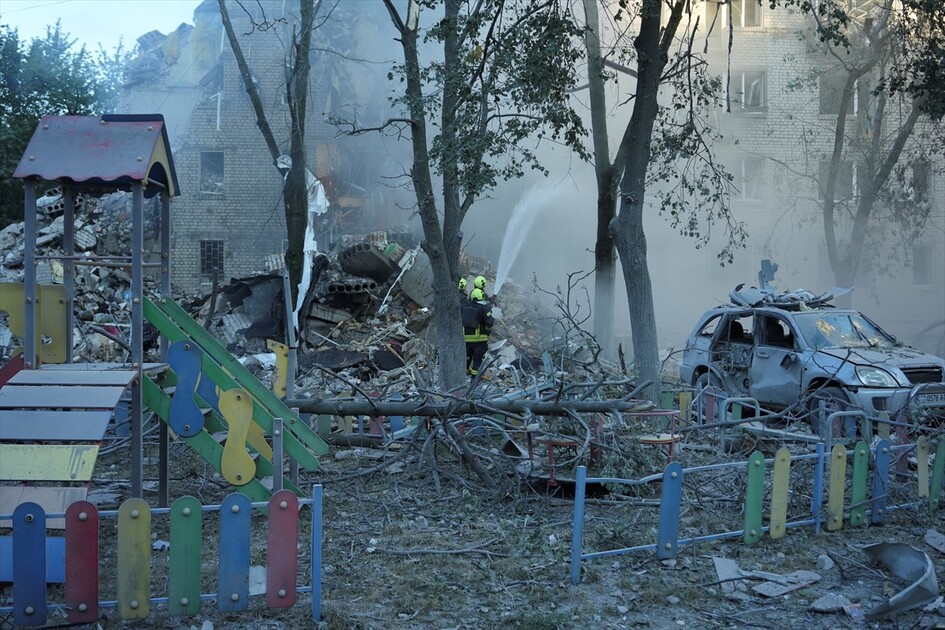 Rusya'nın Kiev'e saldırısında 13 kişi öldü, 30 kişi yaralandı