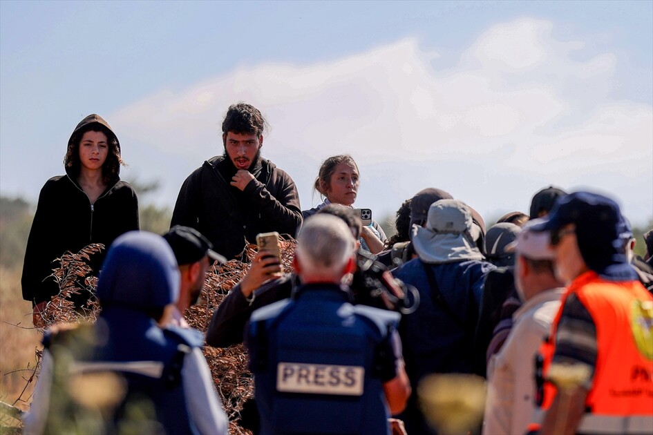 Israeli settlers attack Palestinians, foreign activists in West Bank