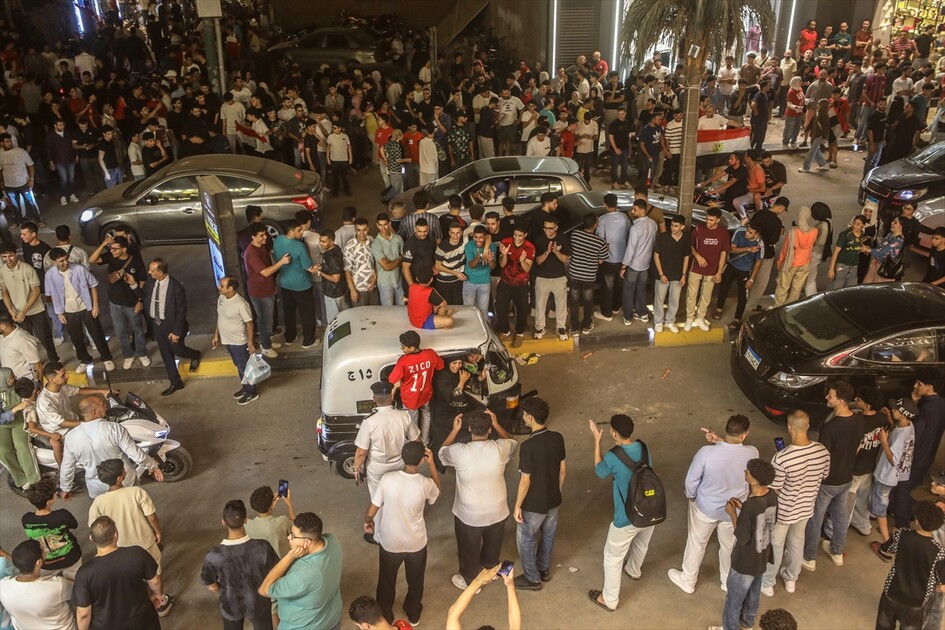 Mısır'da Dünya Kupası'ndaki tarihi son 16 başarısı coşkuyla kutlandı