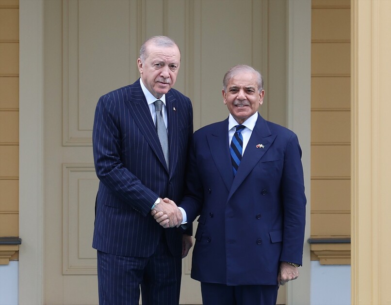 Cumhurbaşkanı Erdoğan, Pakistan Başbakanı Şahbaz Şerif'i resmi törenle karşıladı