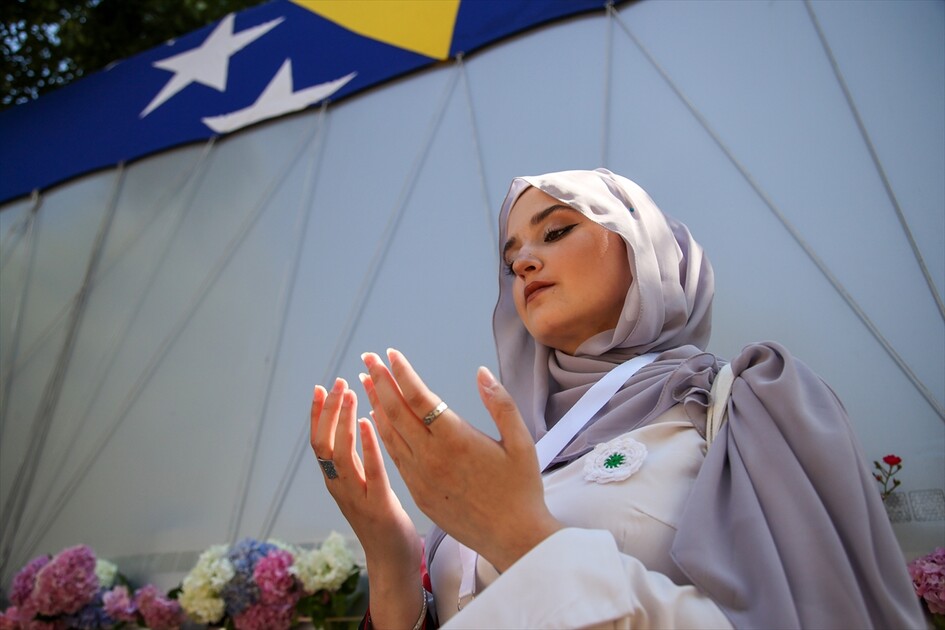 Remains of Srebrenica genocide victims sent off from Visoko