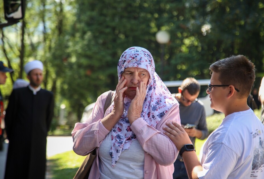 Remains of Srebrenica genocide victims sent off from Visoko