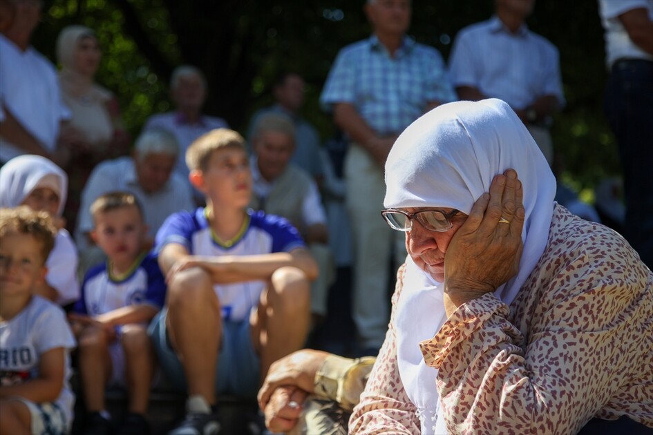 Remains of Srebrenica genocide victims sent off from Visoko