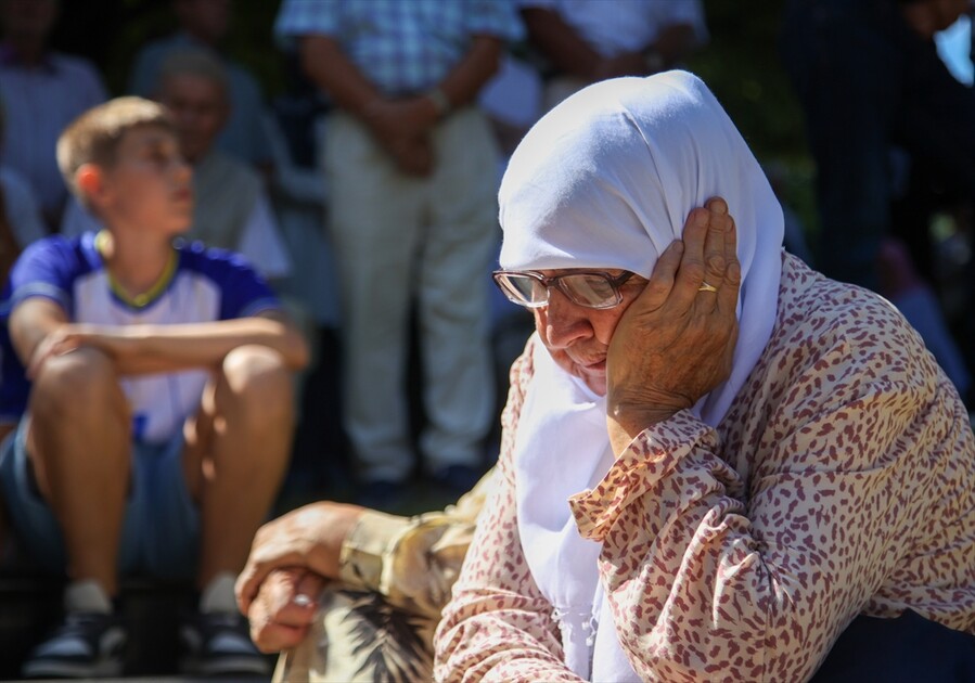 Remains of Srebrenica genocide victims sent off from Visoko