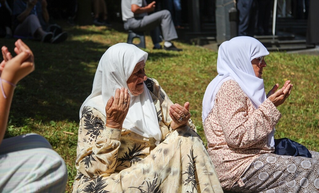 Remains of Srebrenica genocide victims sent off from Visoko