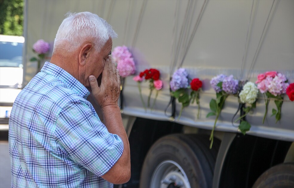 Remains of Srebrenica genocide victims sent off from Visoko