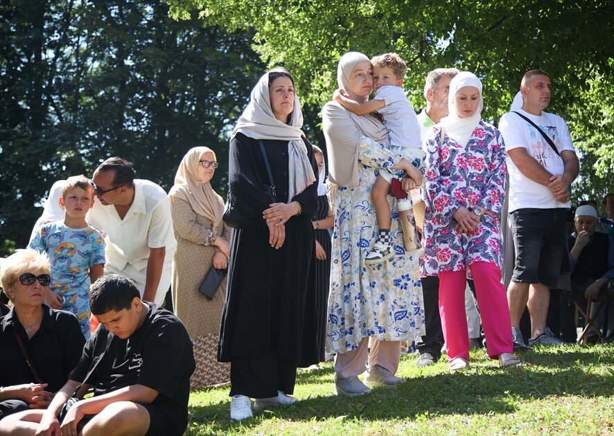 Remains of Srebrenica genocide victims sent off from Visoko