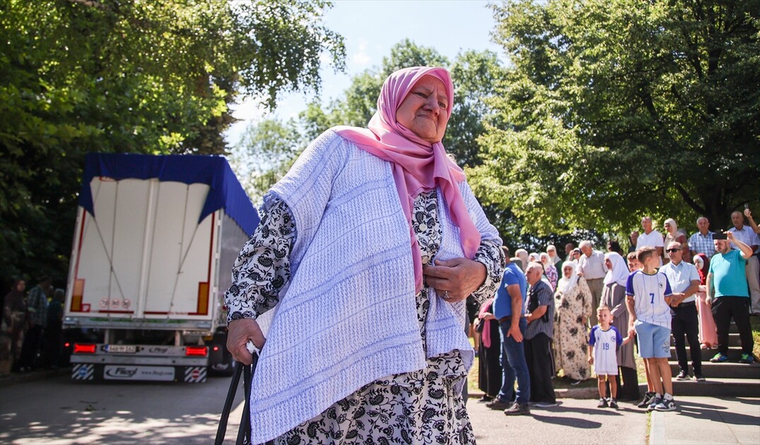 Remains of Srebrenica genocide victims sent off from Visoko