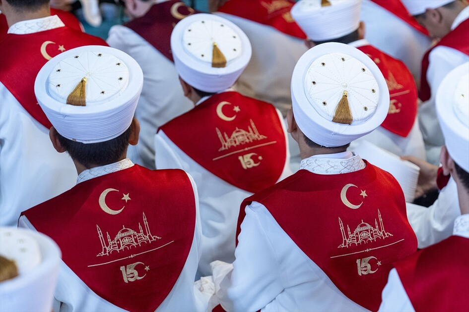Ayasofya-i Kebir Camii'nde 15 Temmuz şehitleri için 253 hafızla hatim yapıldı