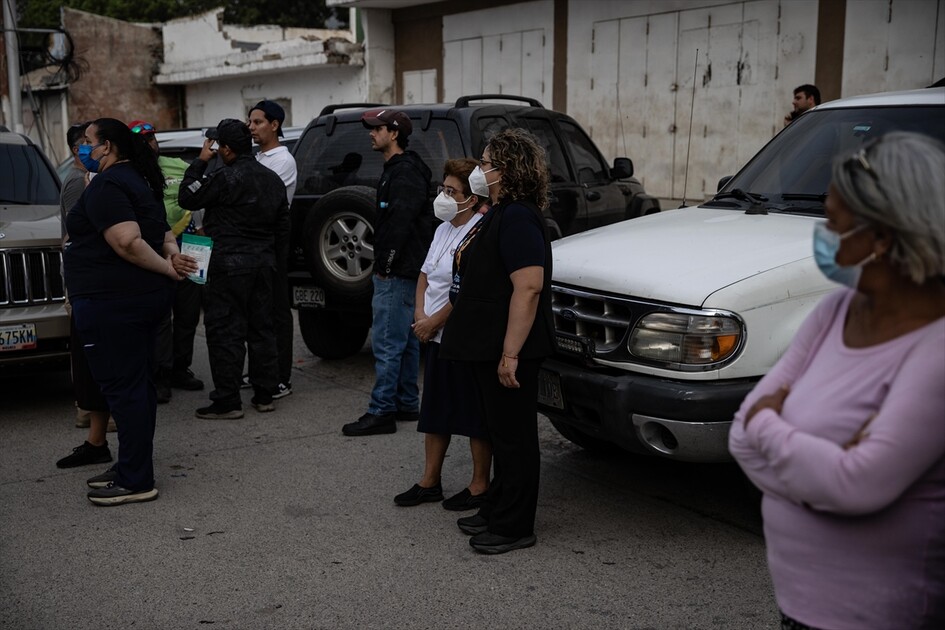 Venezuela'daki depremlerde enkaz yığınına dönen mahalleler felaketin dehşetini gözler önüne seriyor
