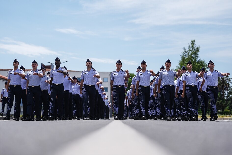 Hava Harp Okulu'nda geleceğin pilotları çok yönlü eğitimle yetişiyor