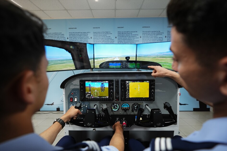 Hava Harp Okulu'nda geleceğin pilotları çok yönlü eğitimle yetişiyor