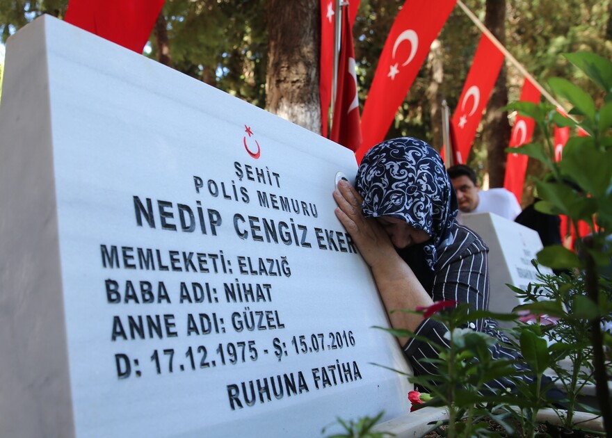 15 Temmuz şehidi Eker'in anne babası gururu ve acıyı bir arada yaşıyor