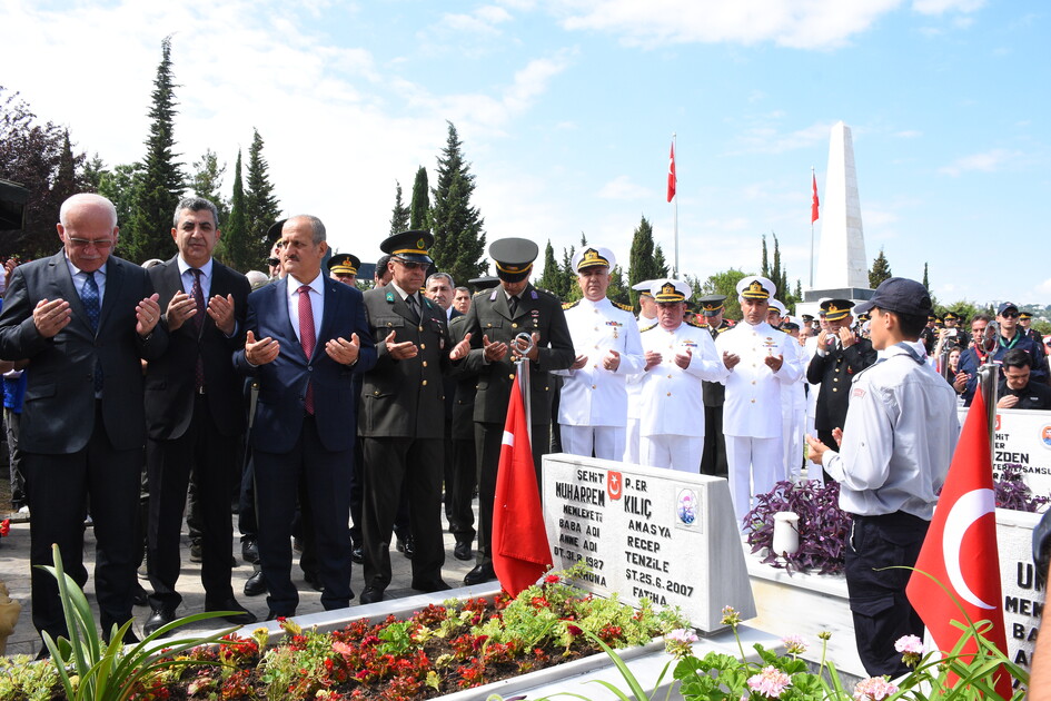 Samsun'da 15 Temmuz Demokrasi ve Milli Birlik Günü dolayısıyla şehitler anıldı