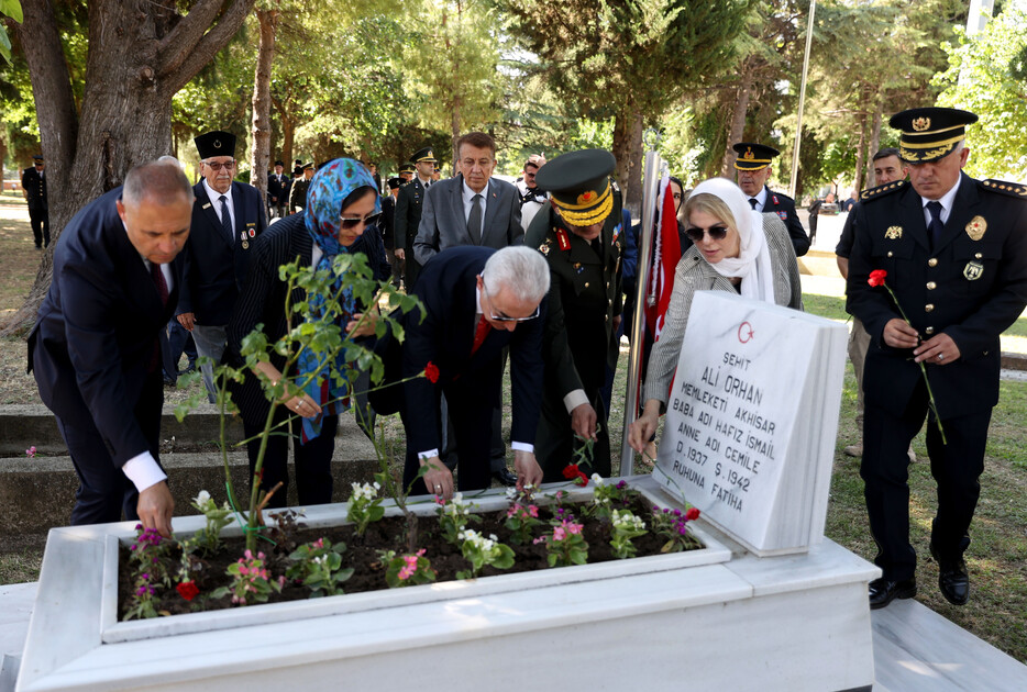 Trakya'da 15 Temmuz Demokrasi ve Milli Birlik Günü dolayısıyla şehitlikler ziyaret edildi