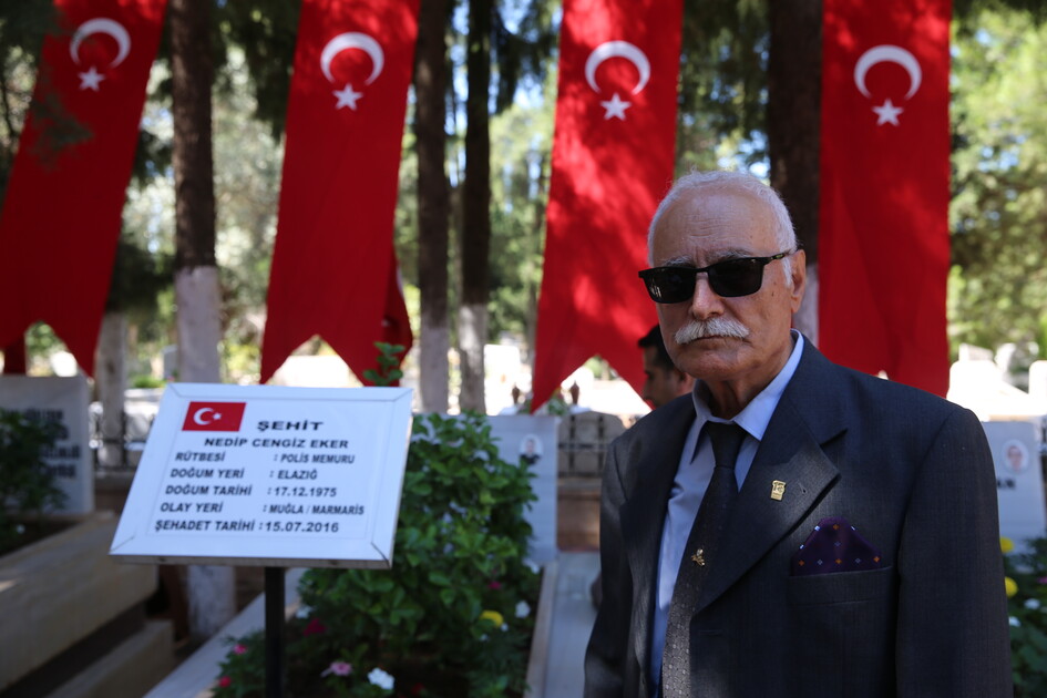 15 Temmuz şehidi Eker'in anne babası gururu ve acıyı bir arada yaşıyor