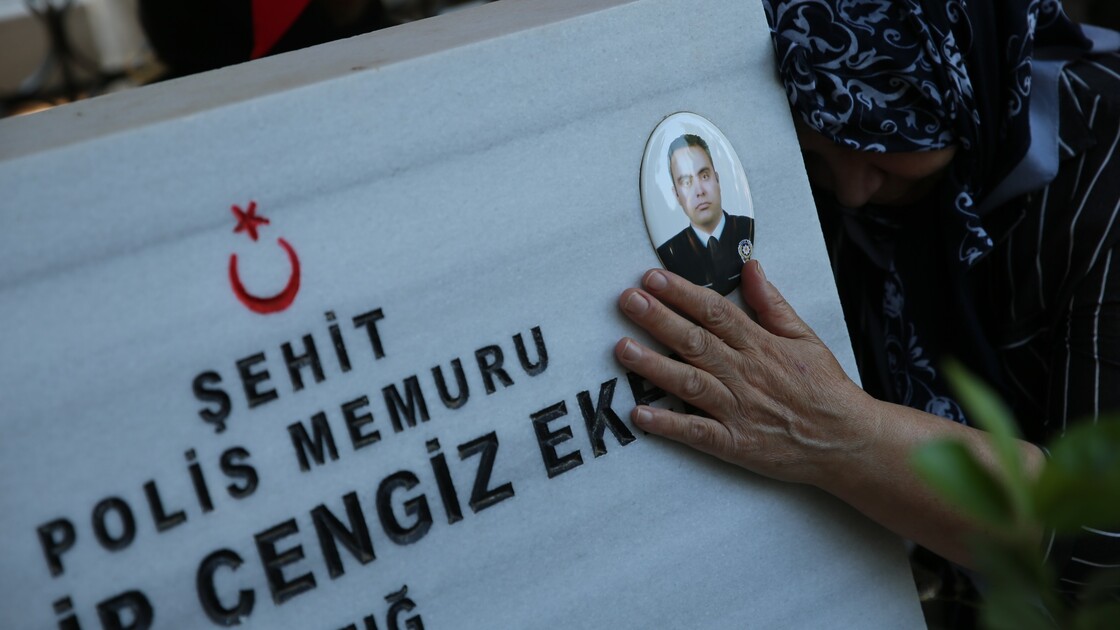 15 Temmuz şehidi Eker'in anne babası gururu ve acıyı bir arada yaşıyor