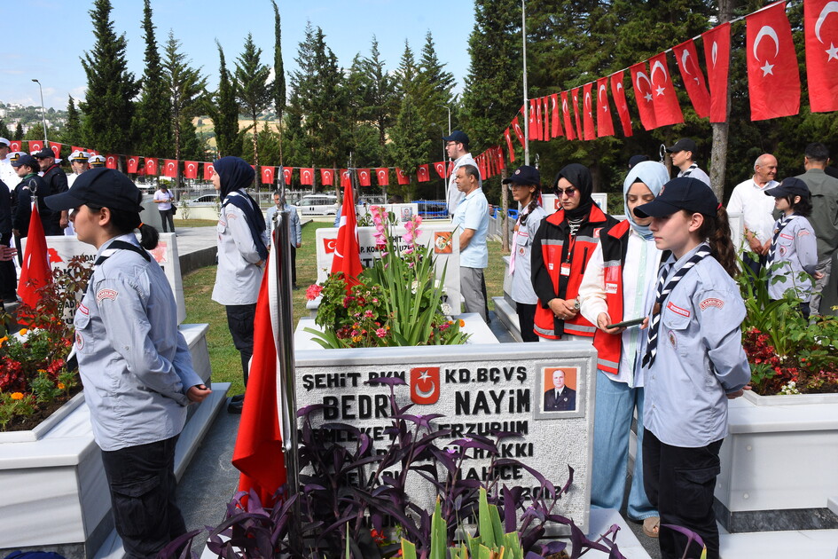 Samsun'da 15 Temmuz Demokrasi ve Milli Birlik Günü dolayısıyla şehitler anıldı