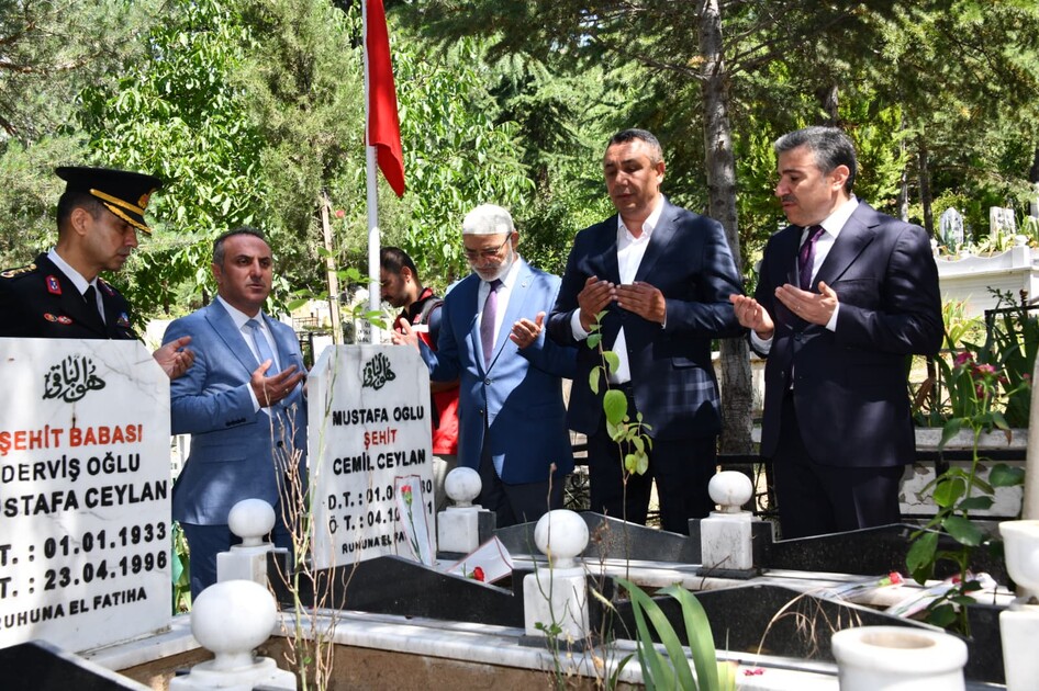 Gümüşhane'de 15 Temmuz Demokrasi ve Milli Birlik Günü dolayısıyla şehitler anıldı