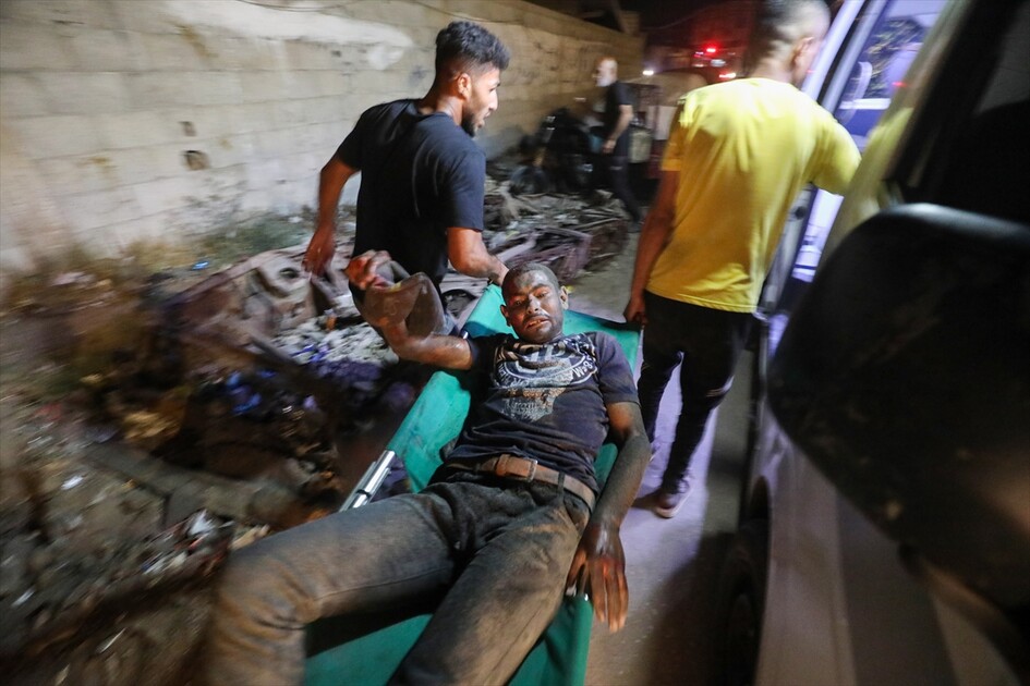قصف إسرائيلي يدمر 3 منازل ويصيب فلسطينيين اثنين وسط غزة