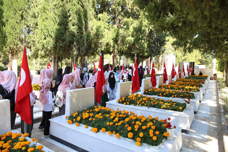 Denizli'de 15 Temmuz Demokrasi ve Milli Birlik Günü dolayısıyla şehitler anıldı