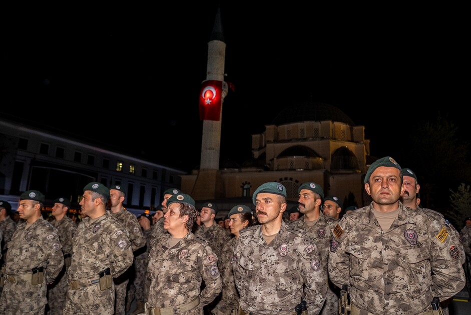 Özel Harekat Camii'nde sela okundu