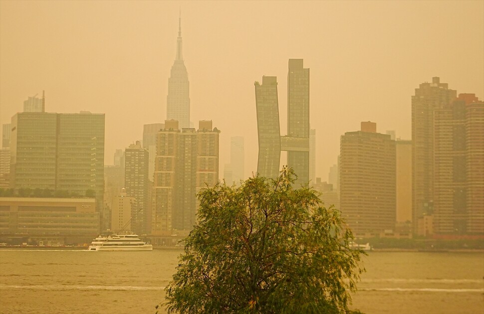 Kanada'daki orman yangınlarının dumanı New York'ta hava kalitesini düşürüyor
