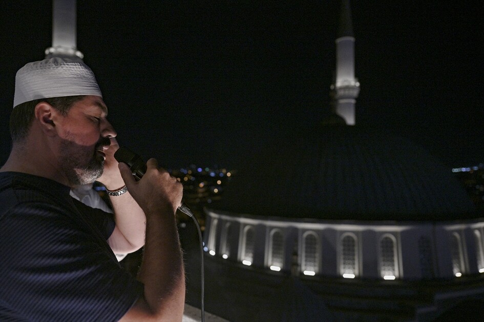 Başkentte camilerde sela okundu