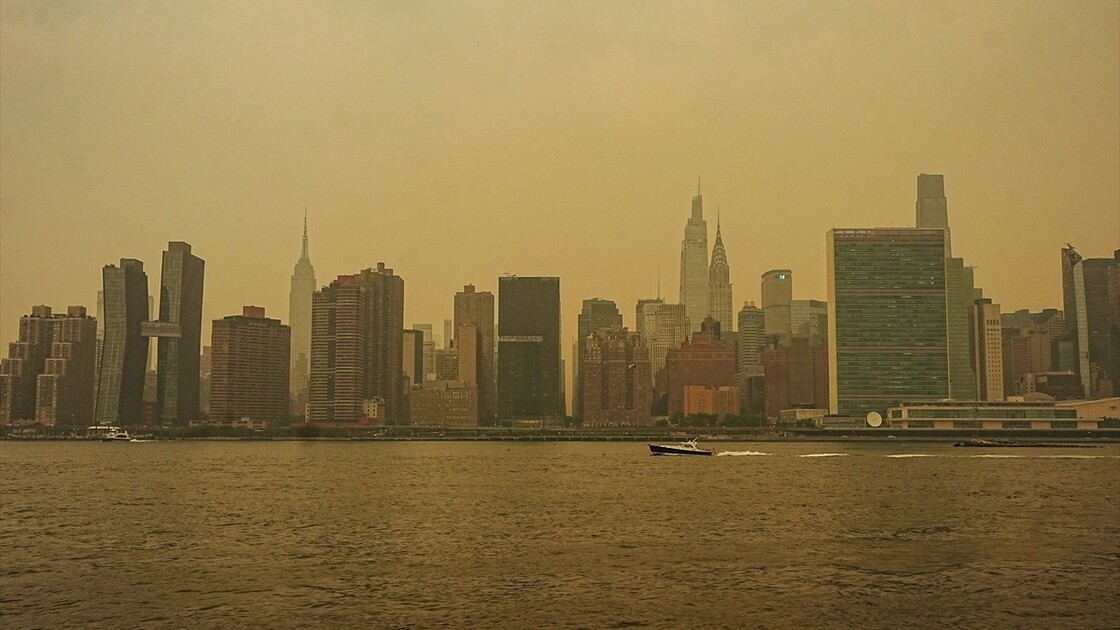 Kanada'daki orman yangınlarının dumanı New York'ta hava kalitesini düşürüyor