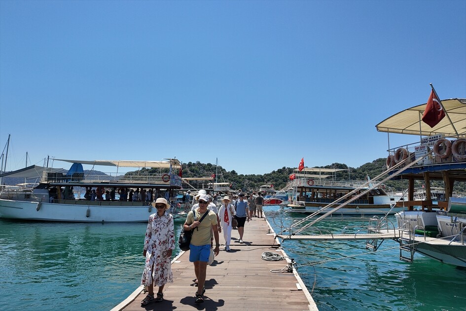 Tarihi ve doğal zenginlikleriyle öne çıkan Demre'de dört mevsim turizm hedefleniyor