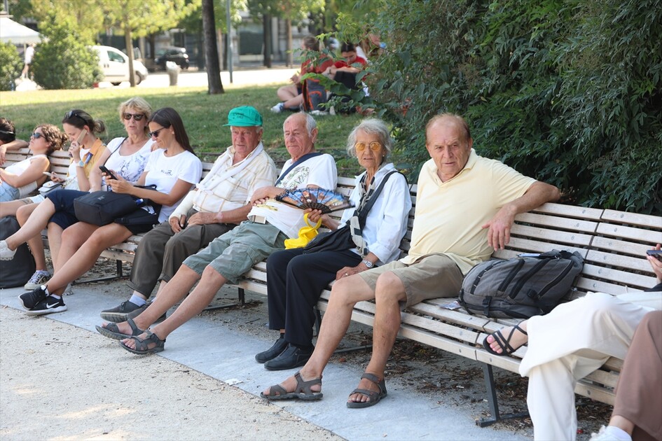İtalya aynı anda aşırı sıcaklar, fırtınalar ve orman yangınlarıyla mücadele ediyor