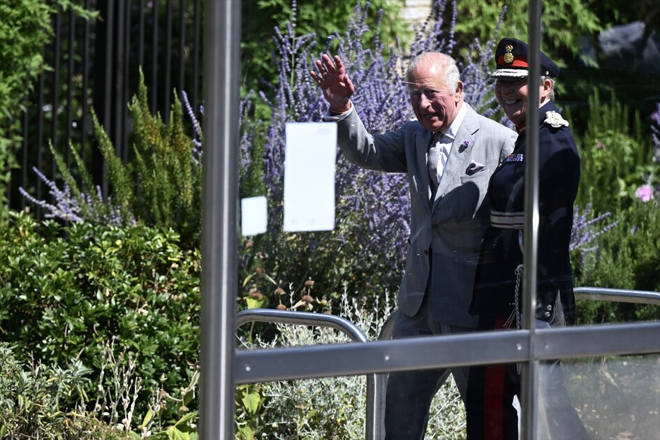 İngiltere Kralı 3. Charles, Cambridge Merkez Camisi'ni ziyaret etti