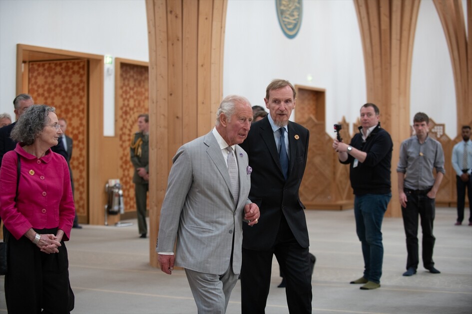 İngiltere Kralı 3. Charles, Cambridge Merkez Camisi'ni ziyaret etti