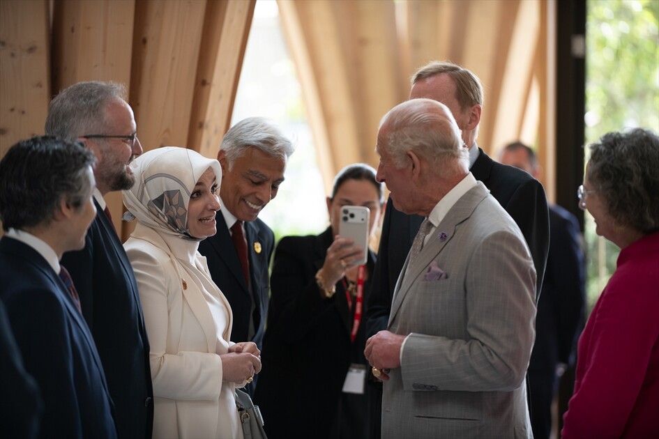 İngiltere Kralı 3. Charles, Cambridge Merkez Camisi'ni ziyaret etti