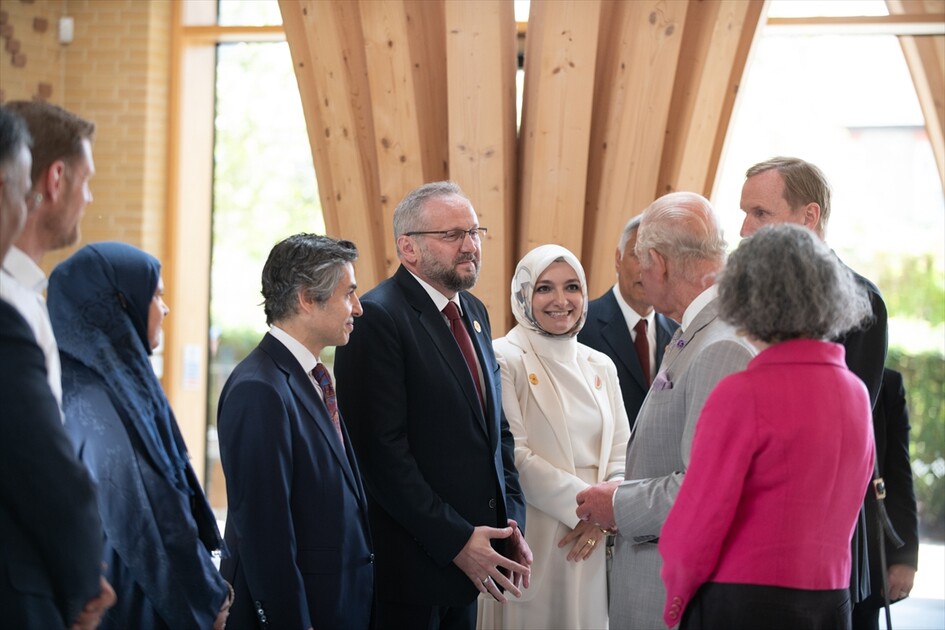 İngiltere Kralı 3. Charles, Cambridge Merkez Camisi'ni ziyaret etti
