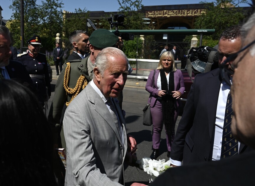 İngiltere Kralı 3. Charles, Cambridge Merkez Camisi'ni ziyaret etti
