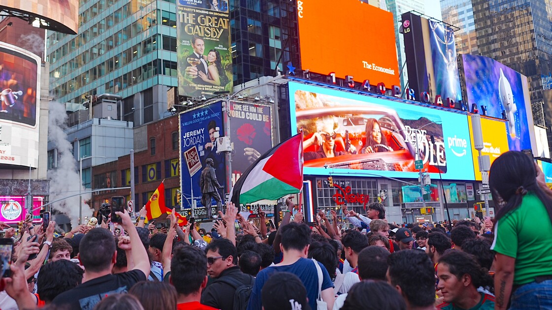 İspanyol taraftarlar Dünya Kupası şampiyonluğunu New York'ta kutladı