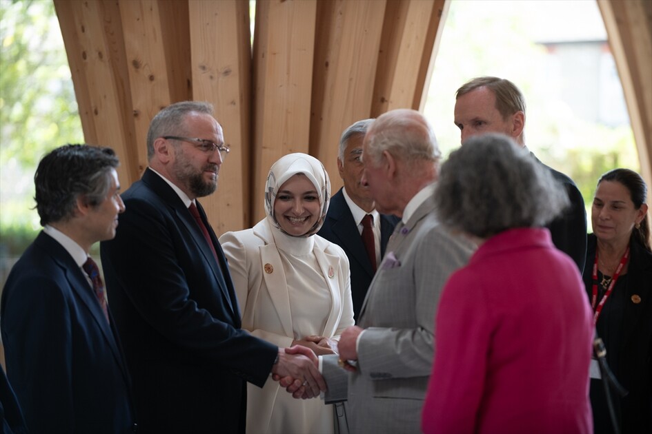 İngiltere Kralı 3. Charles, Cambridge Merkez Camisi'ni ziyaret etti
