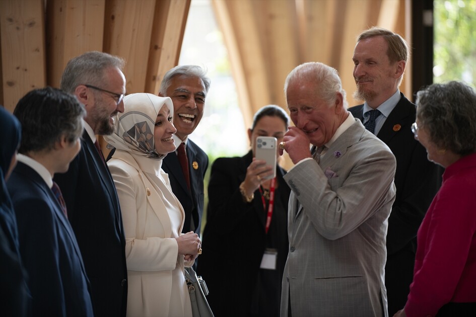İngiltere Kralı 3. Charles, Cambridge Merkez Camisi'ni ziyaret etti