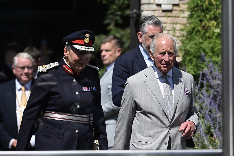 İngiltere Kralı 3. Charles, Cambridge Merkez Camisi'ni ziyaret etti
