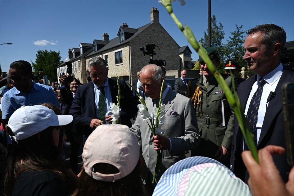 İngiltere Kralı 3. Charles, Cambridge Merkez Camisi'ni ziyaret etti