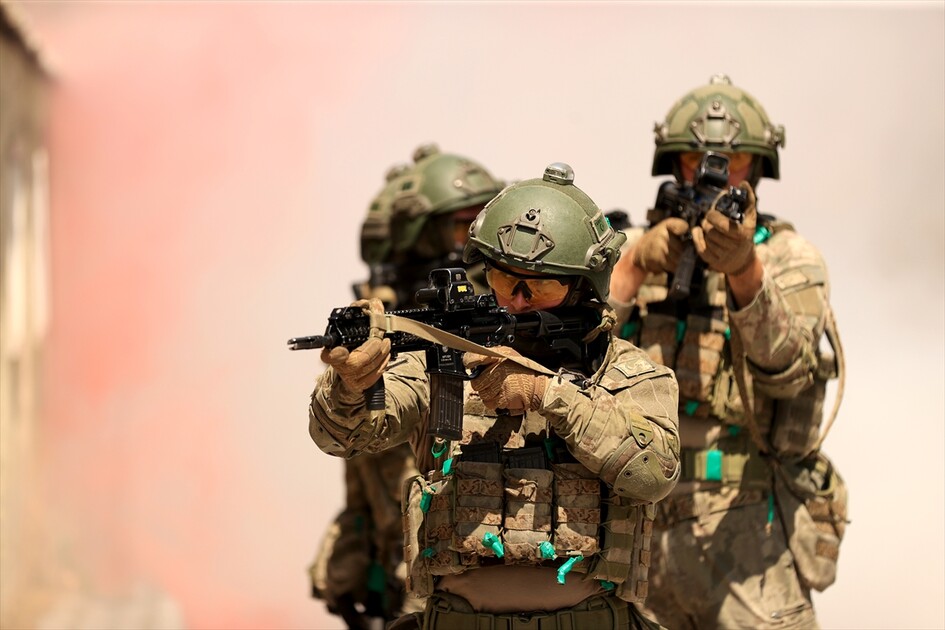 Komandolar, meskun mahal operasyonları için zorlu eğitimden geçiyor