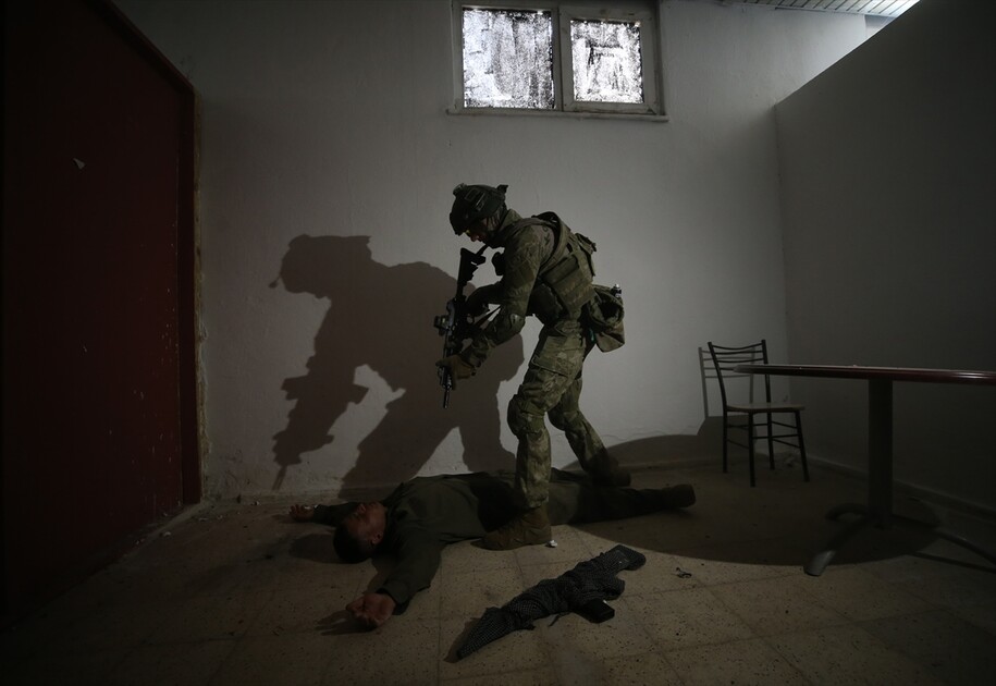 Komandolar, meskun mahal operasyonları için zorlu eğitimden geçiyor