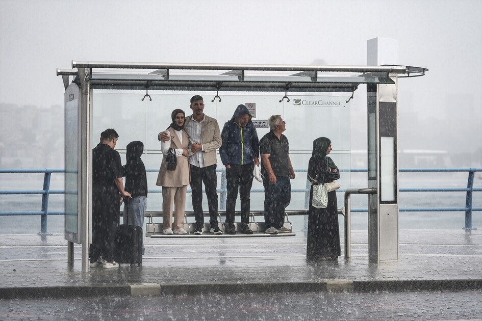 İstanbul'un bazı bölgelerinde sağanak etkili oldu