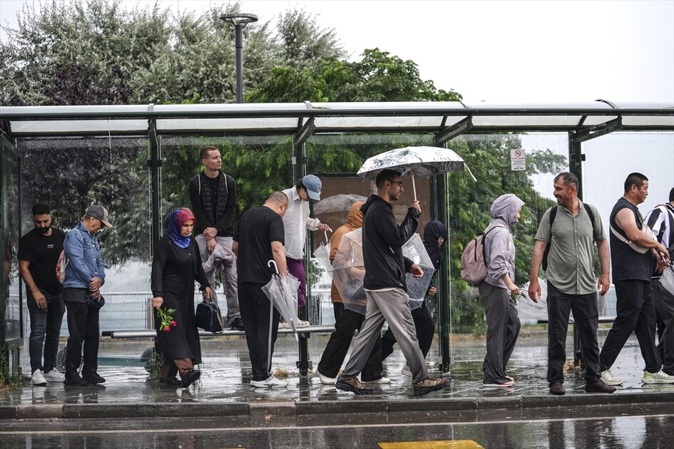 İstanbul'un bazı bölgelerinde sağanak etkili oldu