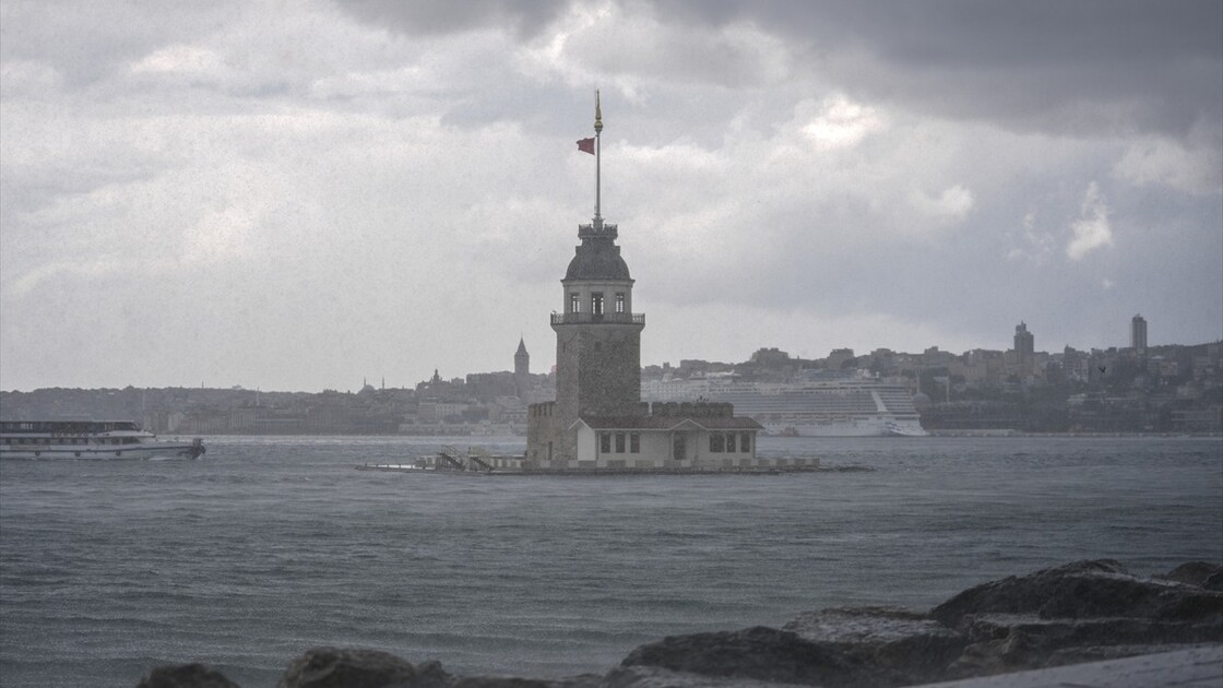 İstanbul'un bazı bölgelerinde sağanak etkili oldu
