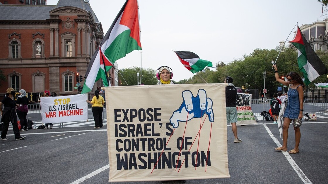 Netanyahu'nun Washington ziyareti Beyaz Saray önünde protesto edildi